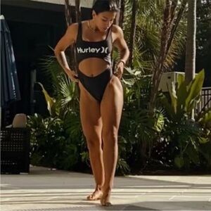 Hurley Monokini Swimsuit Cut Out One Piece Cheeky Center Logo Retro 80’s Surfing